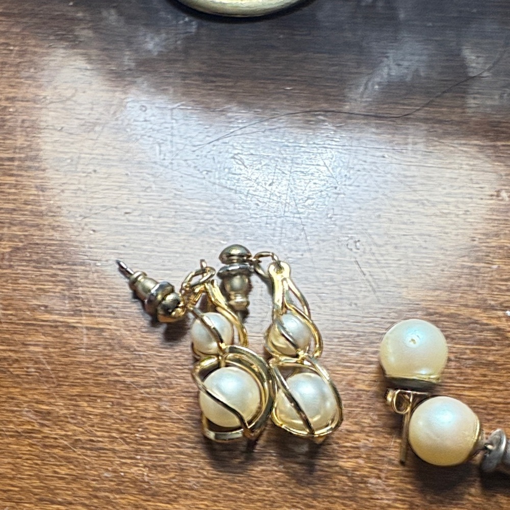 Elegant Gold and Pearl Earrings vintage  costume